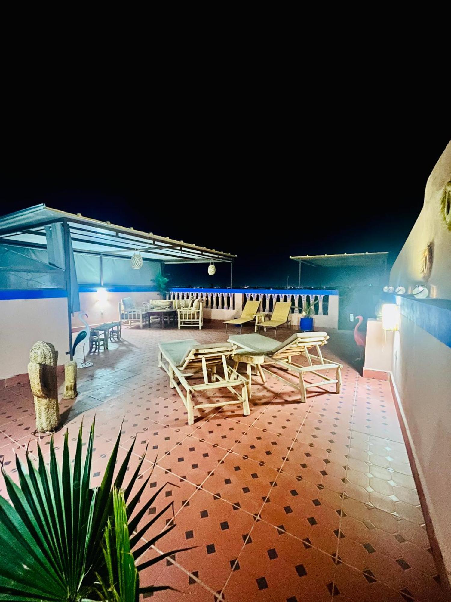 Apartment With Ac, Patio And Rooftop Appartement Climatise Avec Patio Et Toit Terrasse Marrakesh Eksteriør billede