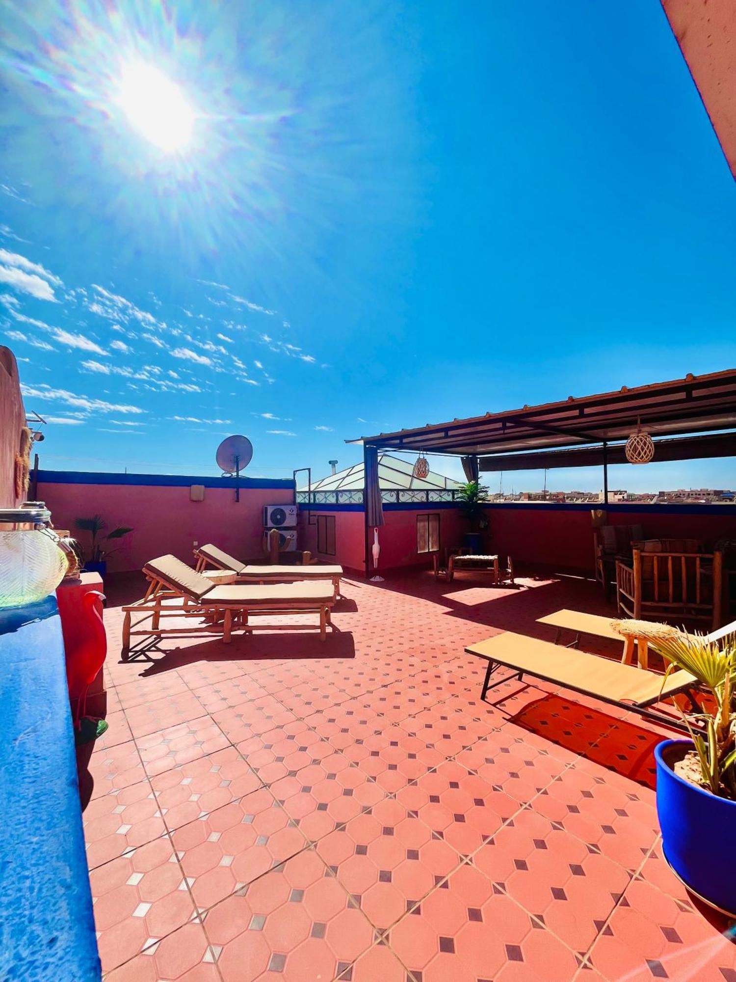 Apartment With Ac, Patio And Rooftop Appartement Climatise Avec Patio Et Toit Terrasse Marrakesh Eksteriør billede