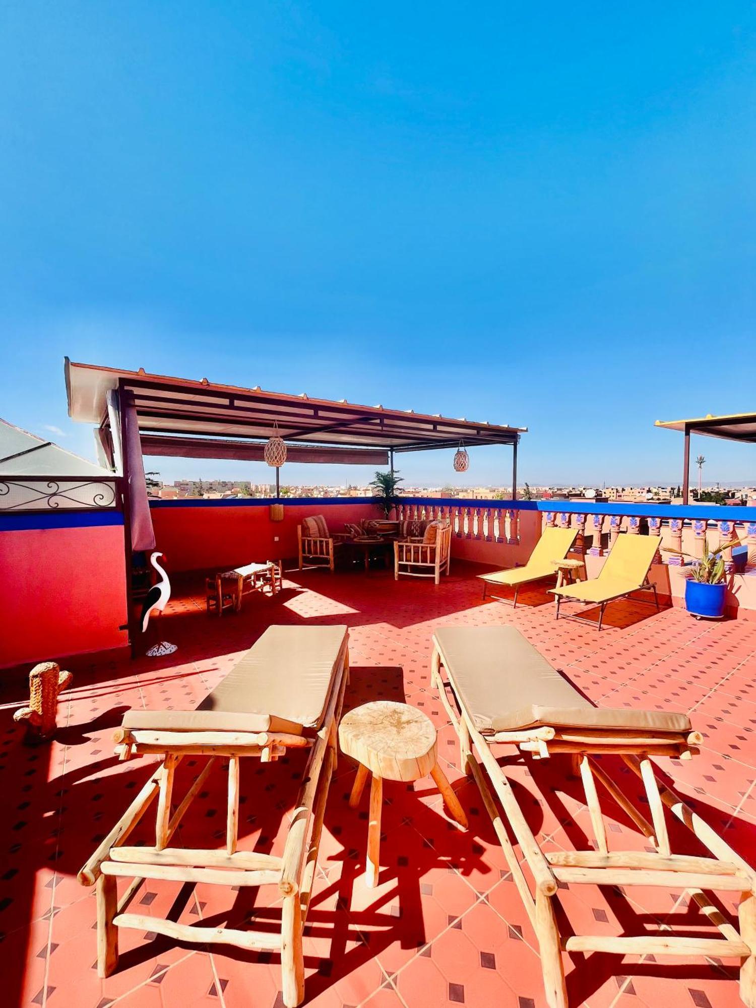 Apartment With Ac, Patio And Rooftop Appartement Climatise Avec Patio Et Toit Terrasse Marrakesh Eksteriør billede